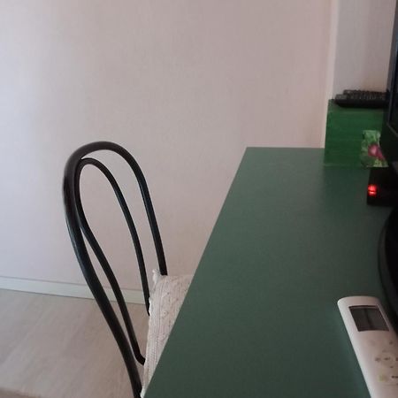 Apartamento Vite Dipinte 1 Bilocale In Langa Novello Exterior foto