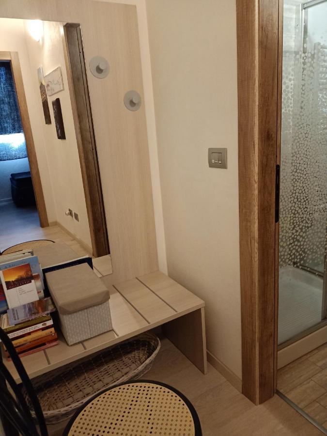Apartamento Vite Dipinte 1 Bilocale In Langa Novello Exterior foto