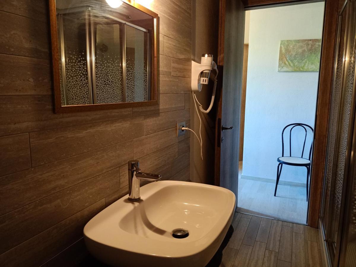 Apartamento Vite Dipinte 1 Bilocale In Langa Novello Exterior foto
