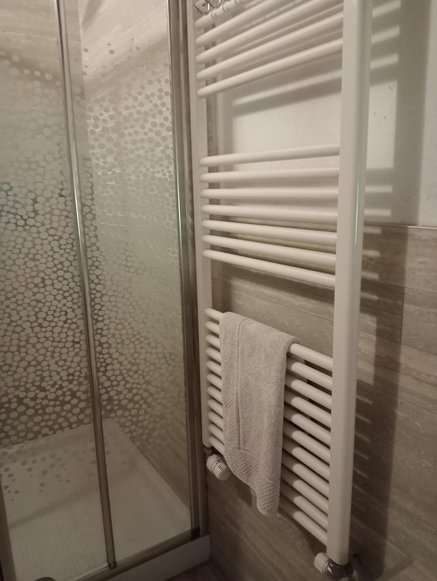 Apartamento Vite Dipinte 1 Bilocale In Langa Novello Exterior foto