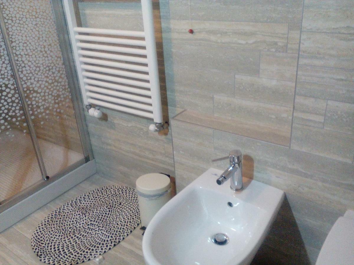 Apartamento Vite Dipinte 1 Bilocale In Langa Novello Exterior foto