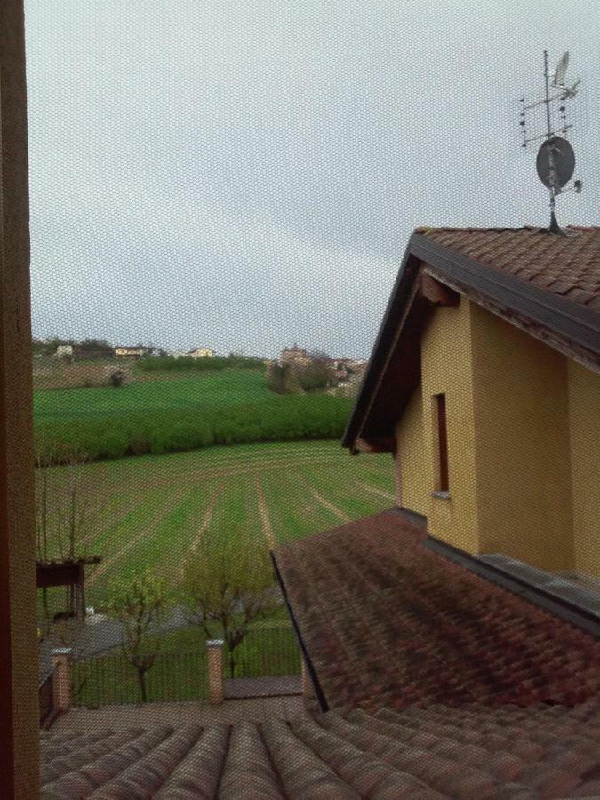 Apartamento Vite Dipinte 1 Bilocale In Langa Novello Exterior foto